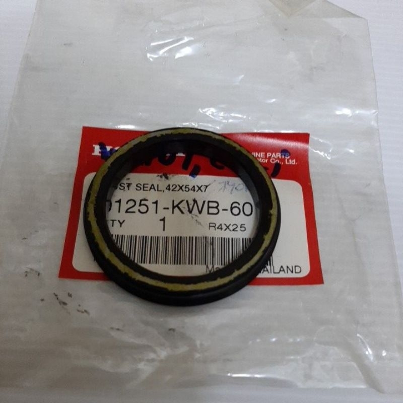 ซีลล้อหน้าแท้ซ้าย WAVE-110I (09-19) DREAM-110I 91251-KWB-601 (ซีลกระปุกไมล์42-54-7)