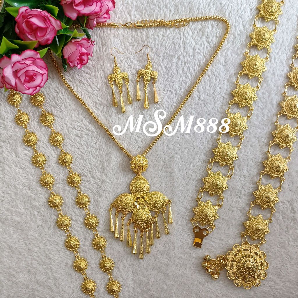 ชุดเซ็ทเครื่องประดับชุดไทยสีทอง สร้อยคอพร้อมต่างหูแบบเจาะ เข็มขัด สร้อยสังวาลย์ D00030