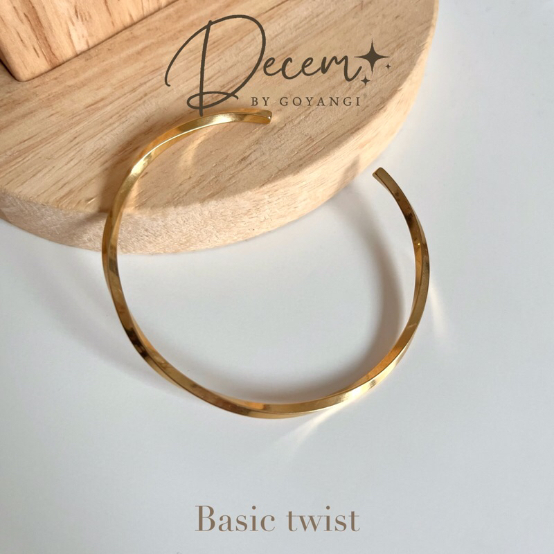 Decem- กำไลรุ่น Basic Twist บีบปรับได้ สแตนเลสสามารถใส่โดนน้ำได้ ไม่ลอกไม่ดำ มีกระเป๋าเก็บให้