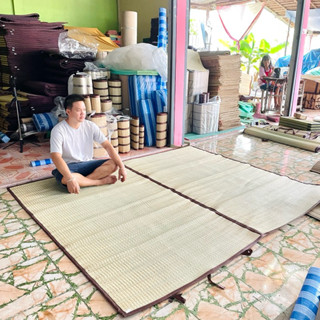 เสื่อกก ทอมือแท้ๆ สีธรรมชาติ ใช้ได้นานกว่า10ปี รุ่น 2 พับ มี…