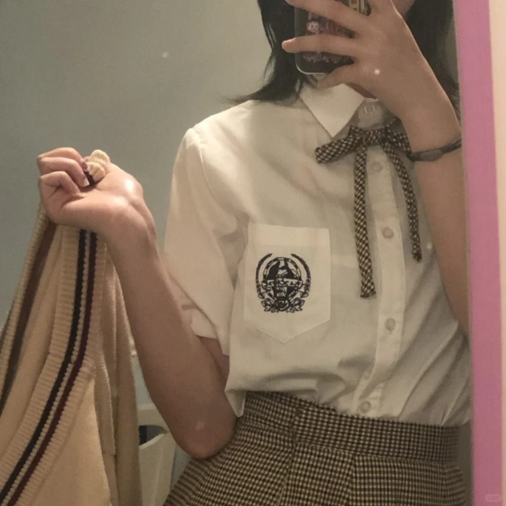 Lorrtta เสื้อเชิ้ตที่มีสไตล์ เสื้อเกาหลี อนิเมะ JK แบบญี่ปุ่น ผู้หญิง สไตล์ สตรี ทรงพลีท รุ่นสั้น