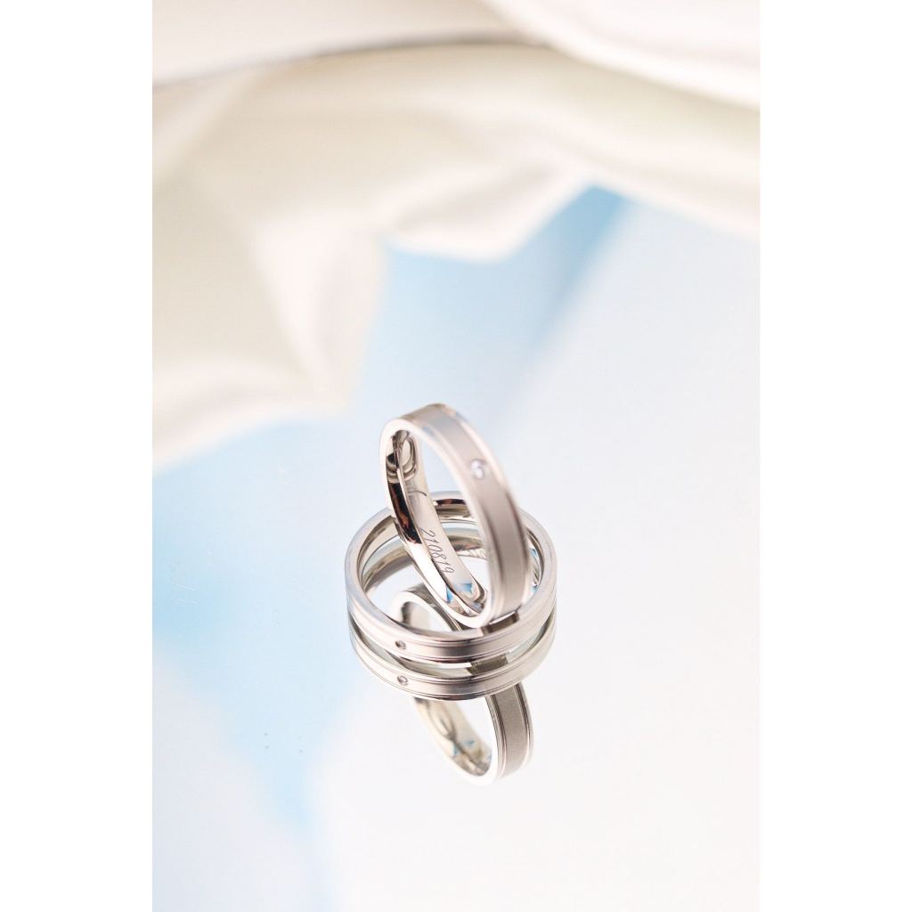 G.NIGHTDAY - Classic Silver 1 แหวน บริการสลักชื่อในวง ดีเทล ฝังเพชร(CZ)ไว้ตรงกลาง (แหวนขอบเพชร) แหวนสลักชื่อ