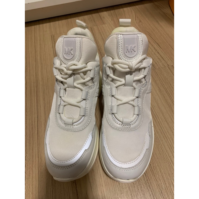 รองเท้า michael kors olympia trainers