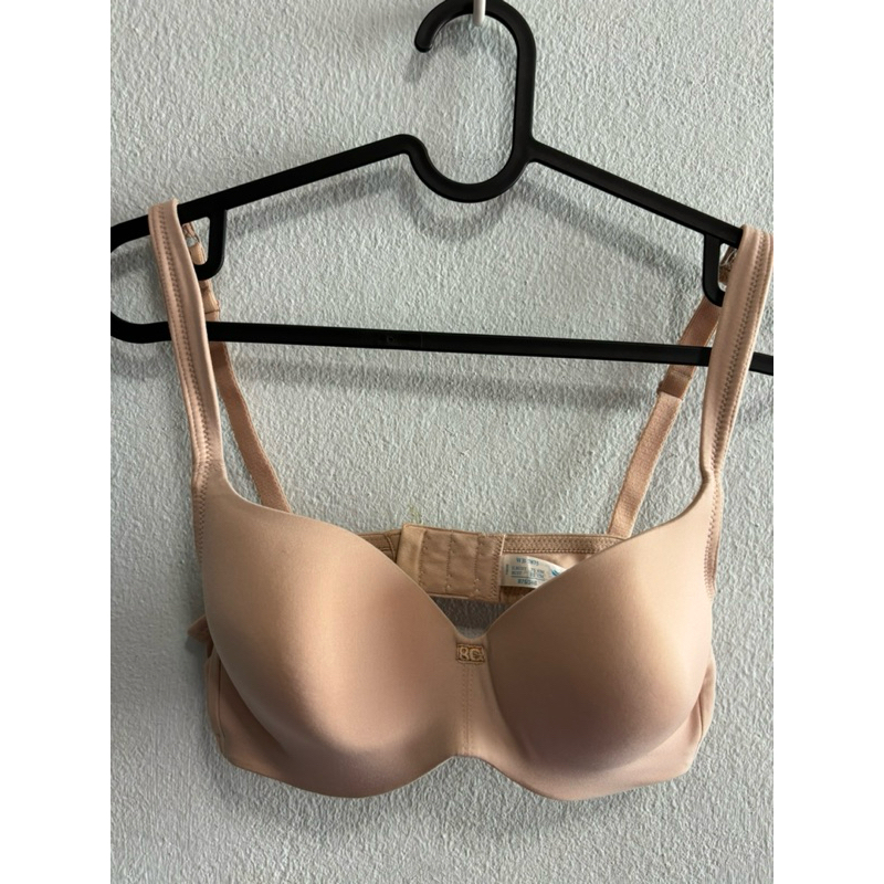 เสื้อในสีครีม wacoal wb7875 ขนาด b75/34b มือสองสภาพดีใช้งานน้อย