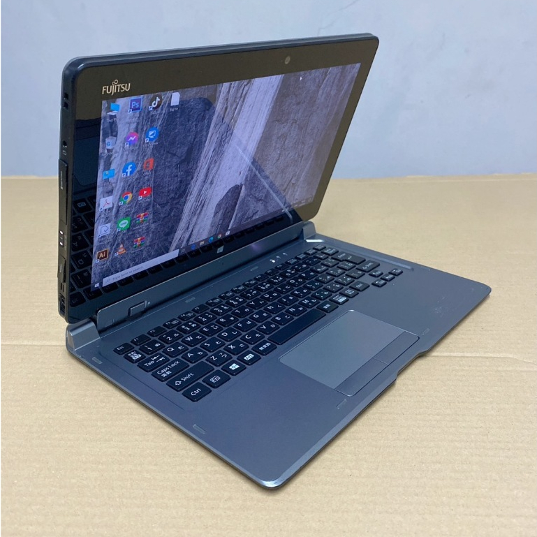 แท็บเล็ต 2in1พร้อมคีย์บร์อด Fujitsu ArrowsTab Q665/M Intel CoreM-5Y31(RAM:8GB/SSD:128GB) ขนาด11.6นิ้