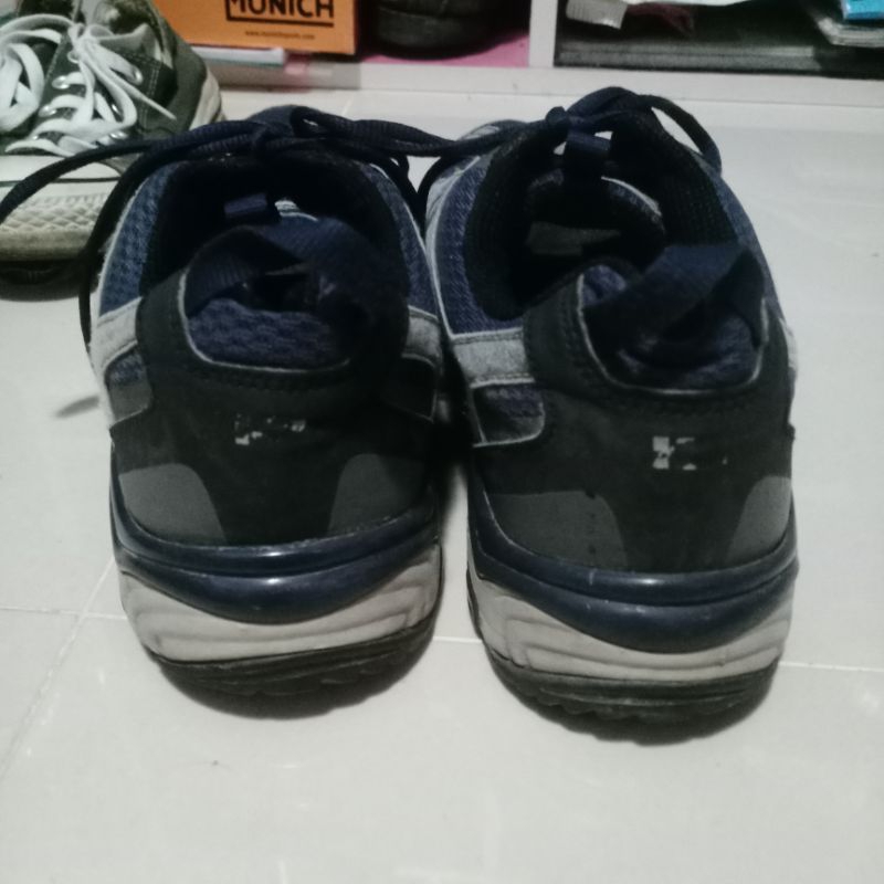 รองเท้าk2มือสองสภาพดี