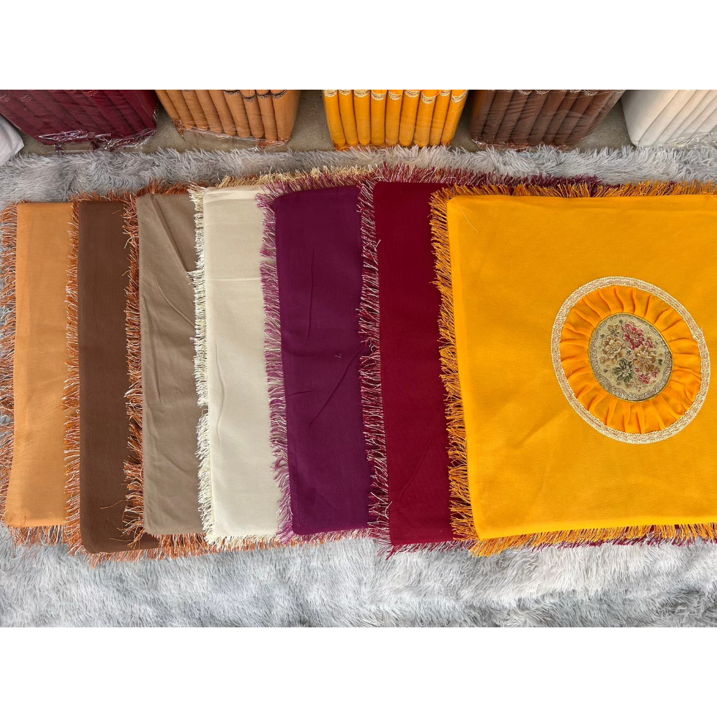 อาสนะผ้ากำมะหยี่ ขนาด 65x65 เซนติเมตร ความหนา 10 มม. มีซิปถอดซักได้