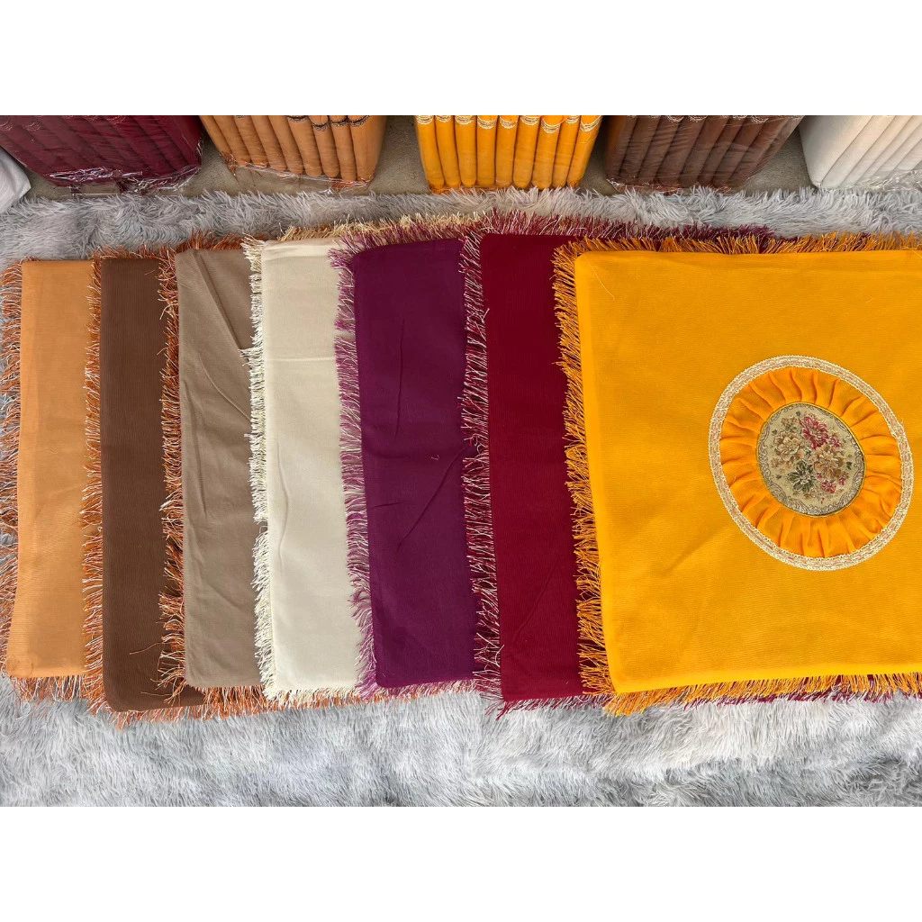 อาสนะผ้ากำมะหยี่ ขนาด 65x65 เซนติเมตร ความหนา 10 มม. มีซิปถอดซักได้
