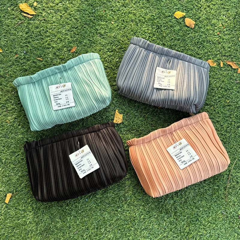 Wylla brand กระเป๋าเครื่องสำอาง Plissé cosmetic bag