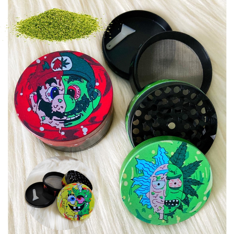 📢จัดส่งภายใน 24 ชั่วโมง📢 ที่บดสมุนไพร 63mm 4 ชั้น ลายการ์ตูน ชนิดสแตนเลส ฟันคม สีสดสวย [ขายส่ง]