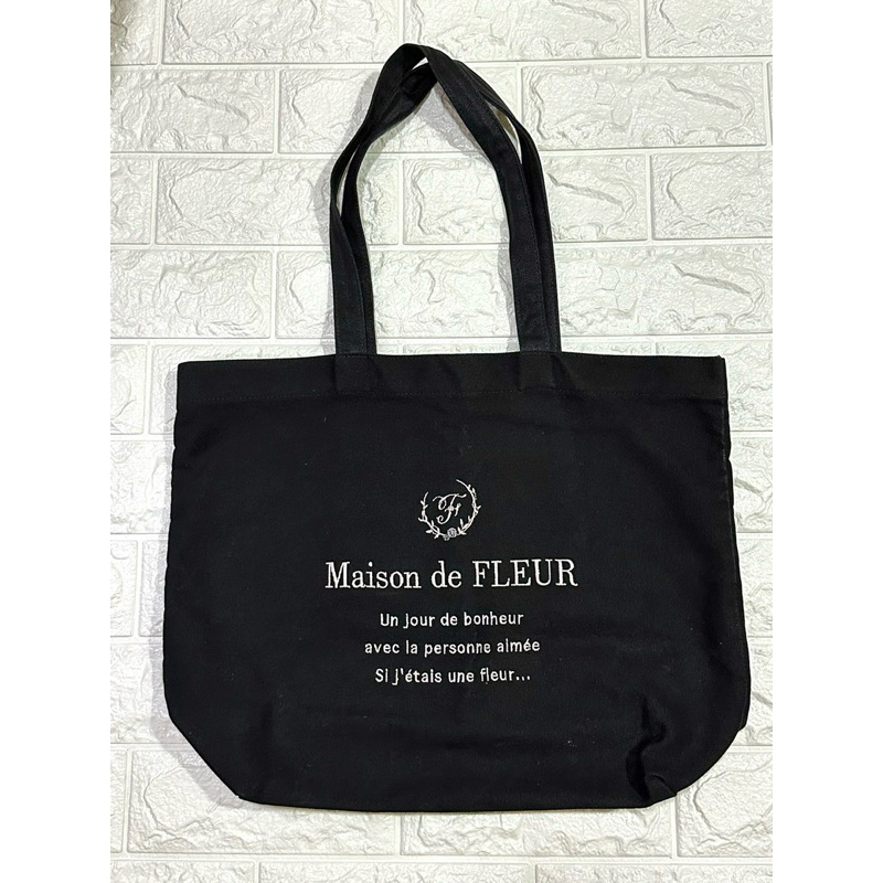 กระเป๋าผ้า Maison de FLEUR สีดำ 🖤 (มือสอง)