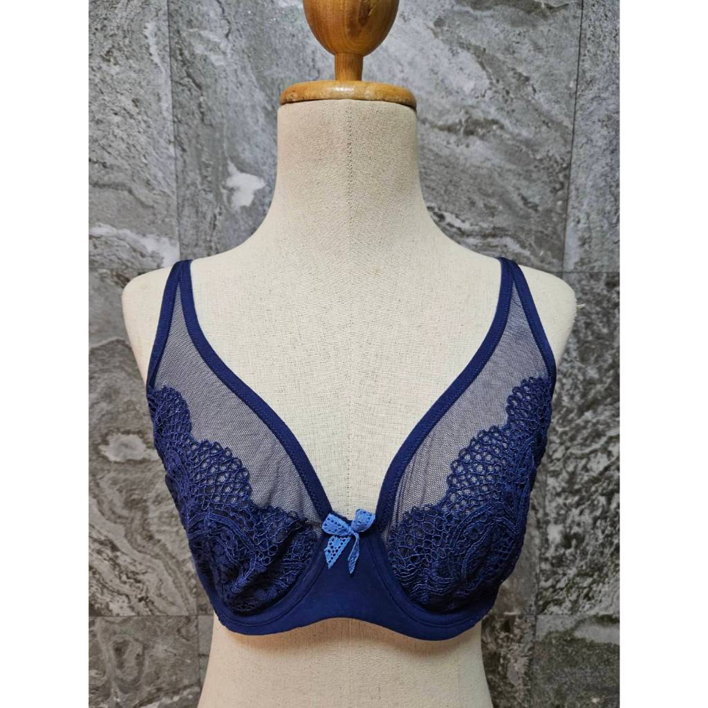 เสื้อในลูกไม้ มือสอง victoria's secret size 34D