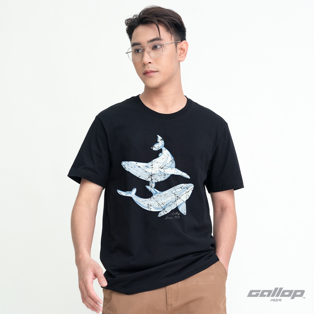 GALLOP : Graphic Tee เสื้อยืดพิมพ์ลาย ผ้าคอตตอนผู้ชาย รุ่น GT9159 สี Black - ดำ / ราคาปกติ 890.-