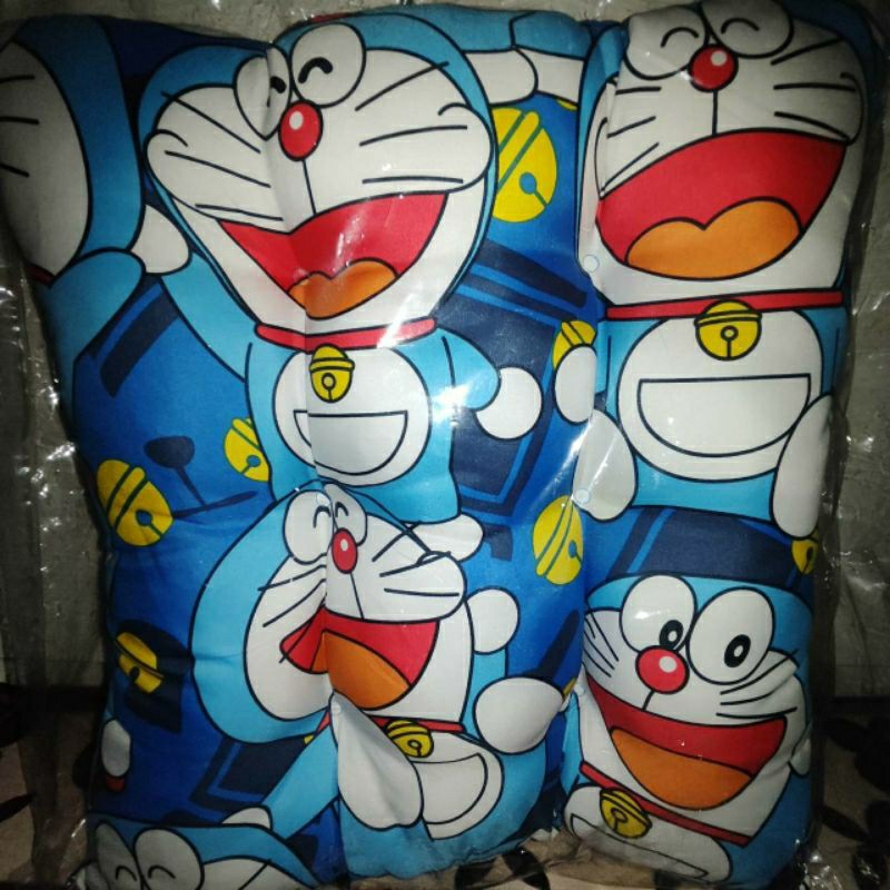 Momento โมเมนโตเบาะรองนั่งลายดิสนีย์ ของแท้ 20*20นิ้ว นุ่มมาก