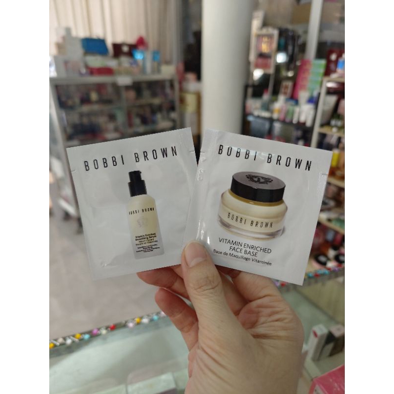 เบสตัวดัง ป้ายไทย Bobbi Vitamin Enriched Face Base ช่วยปรับสภาพผิวให้พร้อมสำหรับการแต่งหน้า 1.5ml