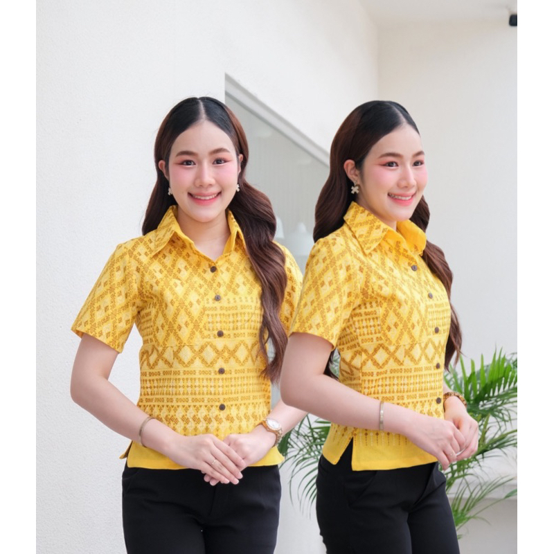 เสื้อพื้นเมืองผู้หญิงลายไทย