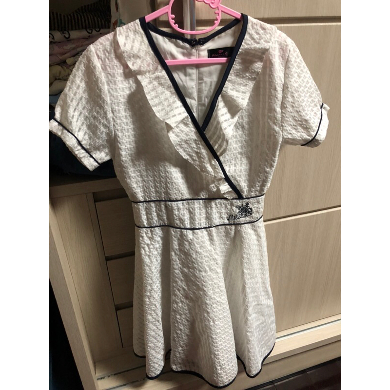 เดรสสีขาว มือสอง ป้ายwidelia@real