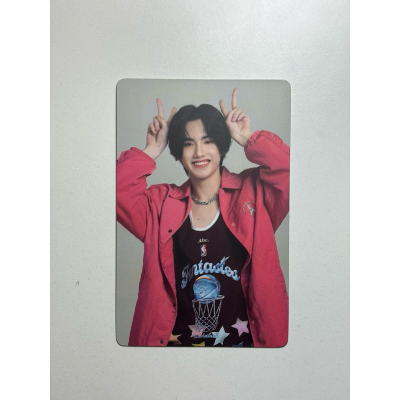 BUS DEBUT PHOTOCARD (PHUTATCHAI) มีสินค้าเพิ่มเติม พร้อมส่ง!