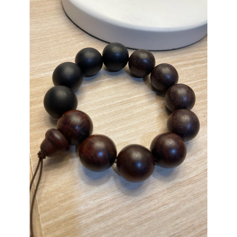 สร้อยข้อมือประคำ 3 กษัตริย์ 20 มม. 12 เม็ด(ไม้แก่นขาม ไม้พะยูง ไม้พญางิ้วดำ)