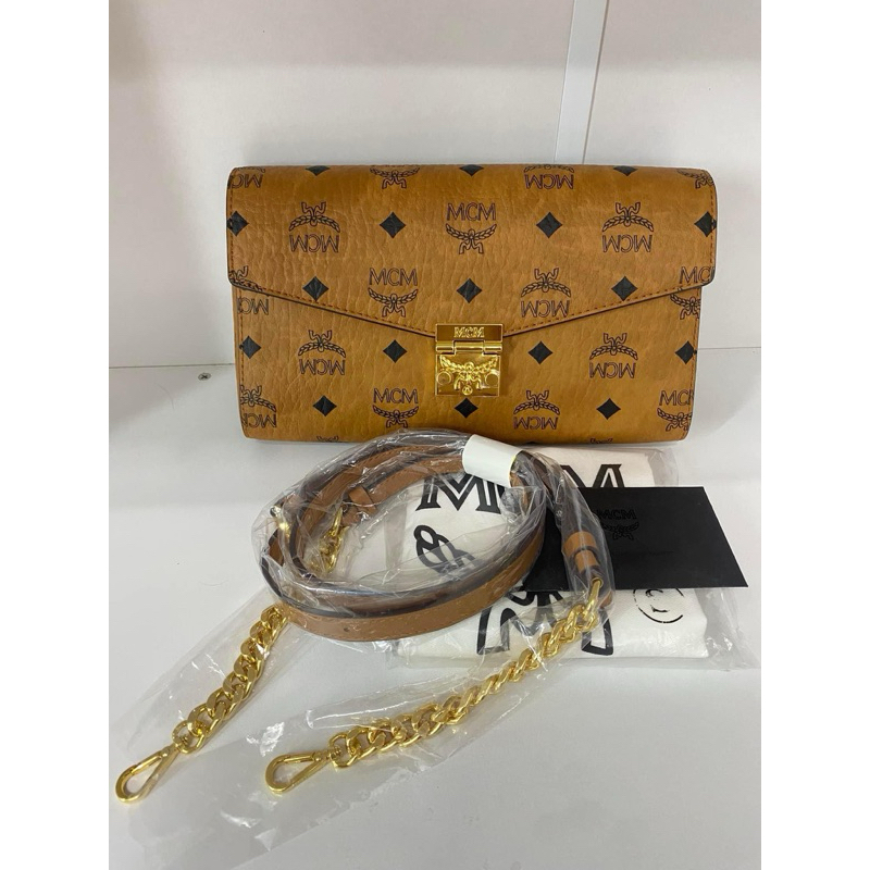 New mcm แท้💯% กระเป๋าสะพายครอสบอดี้ Millie 9"