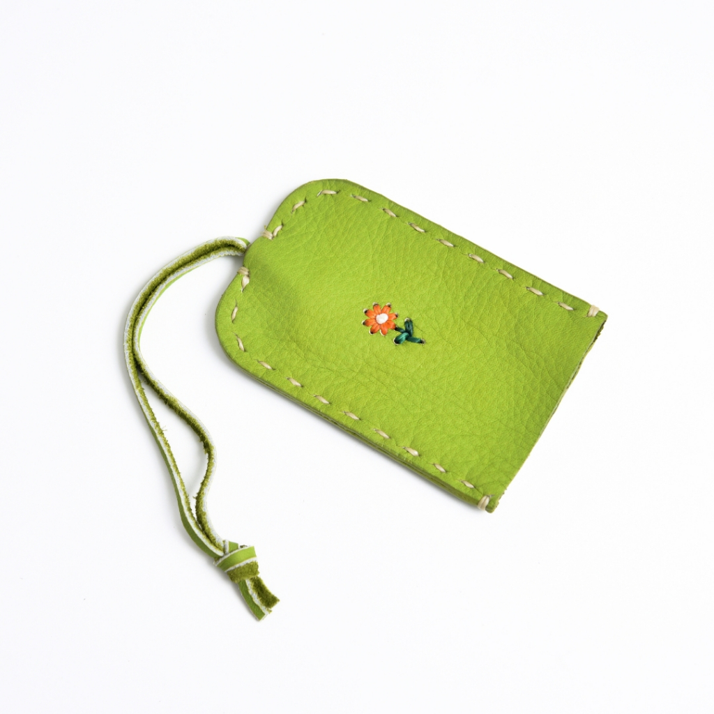 GUATE กระเป๋าใส่กุญแจ รุ่น K. Remote-Flower ที่เก็บกุญแจ หนังแท้100% หนังนื่ม สีสันสดใส ด้านในมีห่วงสำหรับใส่กุญแจ