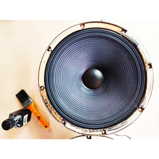 น้ำยาเคลือบหน้าดอกลำโพง ใช้สำหรับทากระดาษลำโพงให้มีความเงาดำเสมือนใหม่ สามารถกันละอองน้ำได้