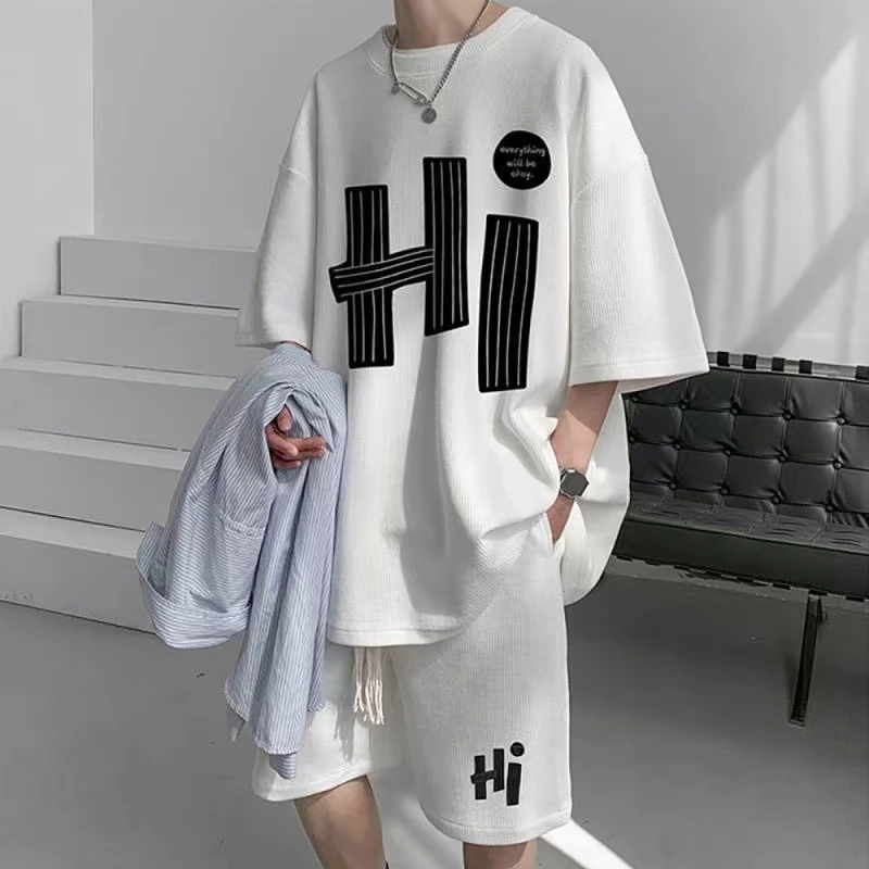 M-3XLเสื้อเซ็ตผู้ชาย เสื้อผู้ชาย กางเกงขาสั้นผู้ชาย (คอกลมเสื้อ+กางเกงขาสั้น) พิมพ์ลาย ขนาดมาตรฐาน ผ้าดี(มี3สี)