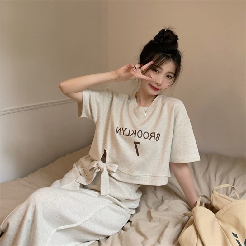 ชุดเซทสองชิ้นผู้หญิง เสื้อยืด+กระโปรงยาว สไตล์เกาหลี สไตล์ลำลอง
