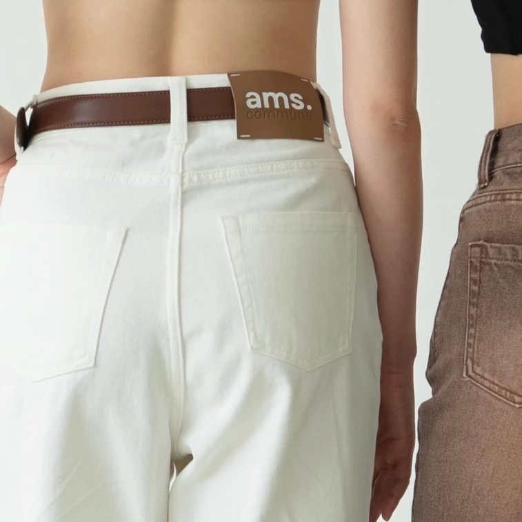 ams.commune กางเกงยีนส์ทรงกระบอกสีขาว (มีรอบส่งของทุกวัน)