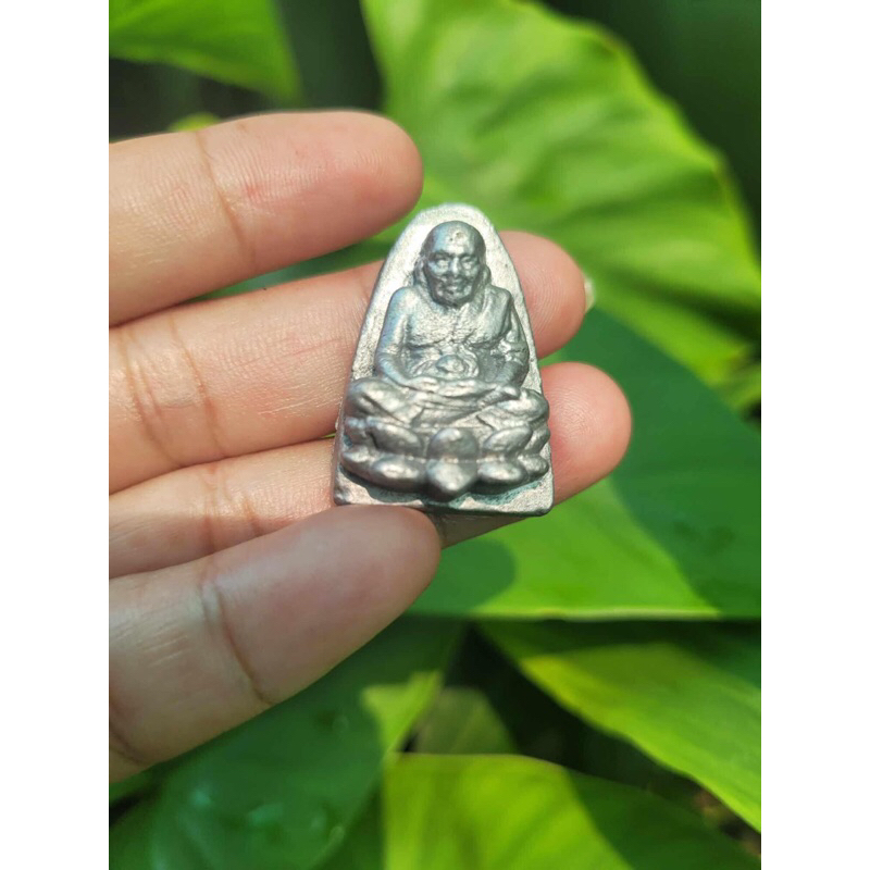 ♦️หลวงปู่ทวดแก้วกายสิทธิ์ ✍️หลวงปู่ทวดเนื้อปรอทฝังแก้วปรอท (สีเหลือง)