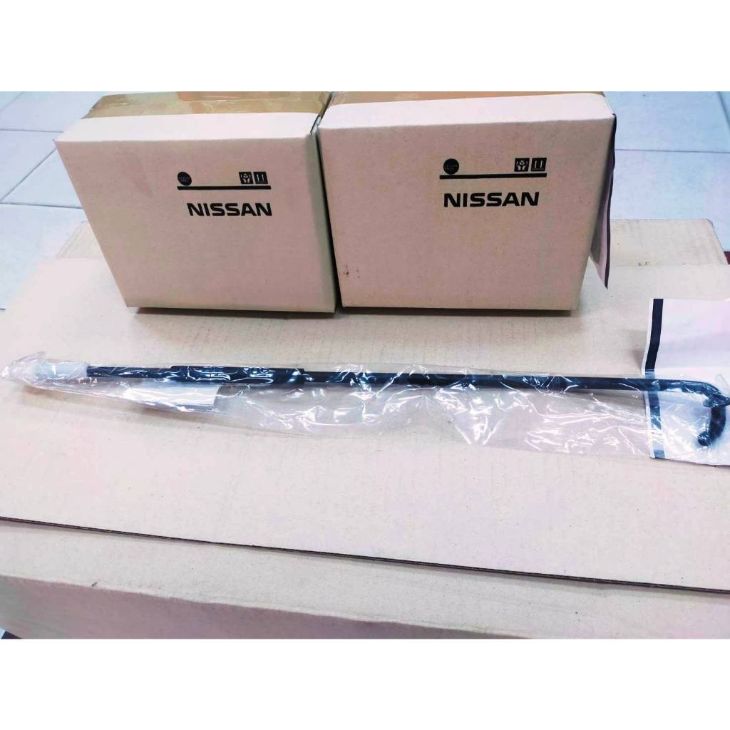 เหล็กค้ำฝากระโปรง สำหรับNISSAN NAVARA(D40) เครื่องยนต์YD25 สินค้าอะไหล่แท้นิสสัน65771-EB700