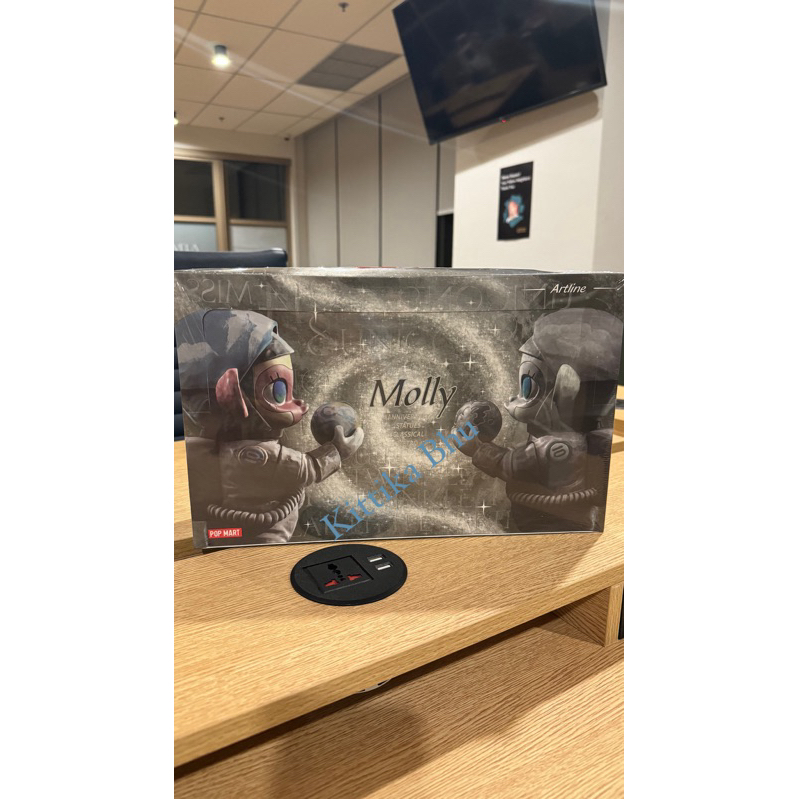 molly anniversary statues classical retro