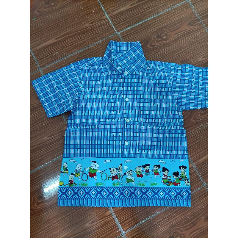 เสื้อผ้าไทย ลายการละเล่น สีฟ้า