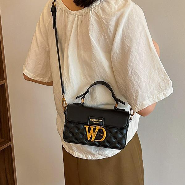 B04 กระเป๋าสะพายข้าง ครอสบอดี้ หนังสุดหรู ป้าย WD ไซส์ 8"