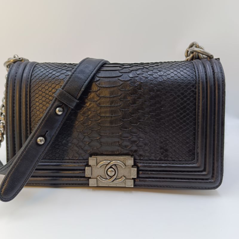 กระเป๋าชาแนลบอย size 10"  หนังงูแท้🐍 100% #Chanel #boy มือสอง✌️✅งานคัด✅ งานลุ้นแท้ ✅งานตู้🇰🇷🇯🇵