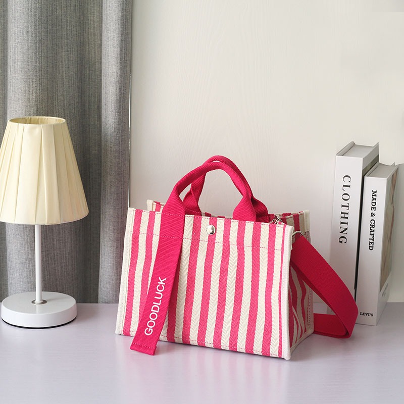 Waris Bag กระเป๋าใส่Notebook14 นิ้วกระเป๋าผ้าผ้าตั้งเป็นทรงไม่ย้วย พร้อมสายสะพายยาว พร้อมส่งค่ะ ไม่มีดอกไม้แถมนะคะ