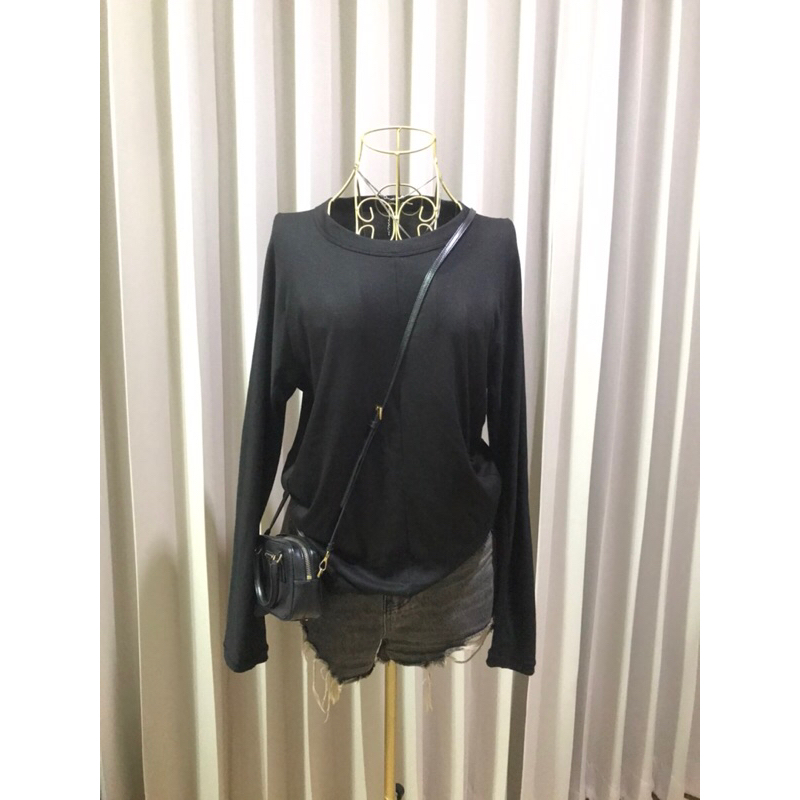 heatech Uniqlo สีดำ ผ้าร่องนิ่มมากกกกกกกก สภาพใหม่