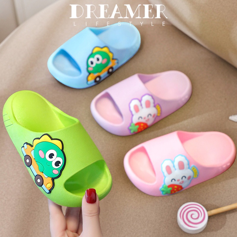 Dreamer รองเท้าแตะเด็ก ฤดูร้อน2024รุ่นใหม่ เด็กกันลื่นใช้ในบ้าน รองเท้าแตะชายหาด
