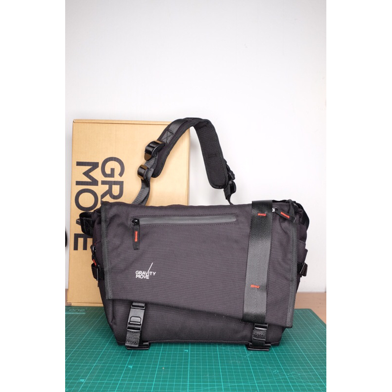 กระเป๋ากล้อง Gravity Move - Active Sling Pro Plus Ver.1.1 (รุ่นตัวอัพเดทใหม่ล่าสุด) สภาพใหม่ เทียบเท