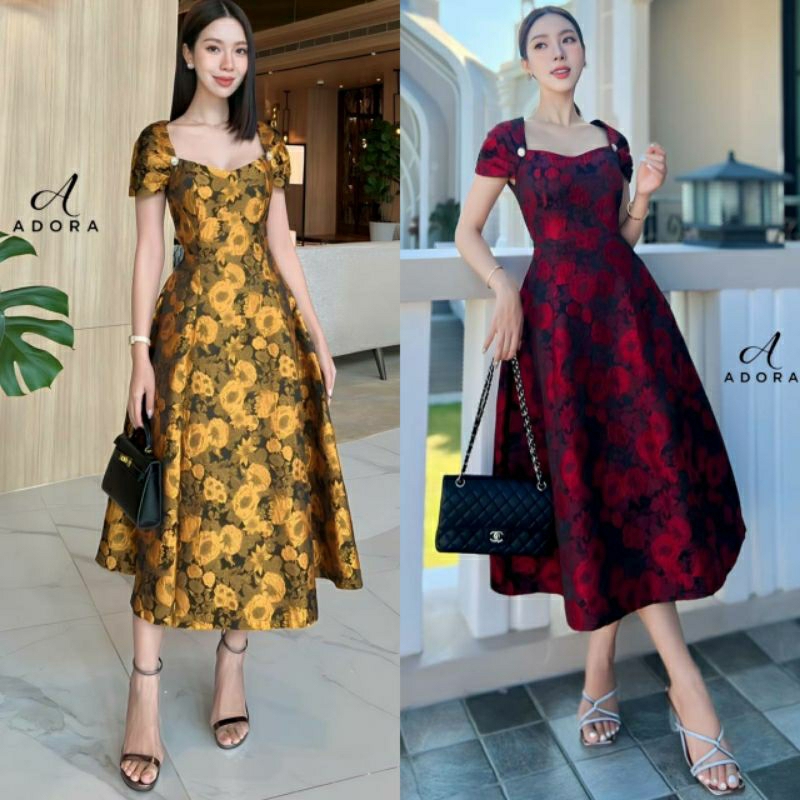 (S-XL)ADORA พร้อมส่ง2สี เดรสคอเหลี่ยมแขนสั้นแต่งอะไหล่เพชรด้านหน้า กระโปรงเอบานใช้ผ้าทอลายดอกไม้สไตล์วินเทจเนื้อผ้าดี