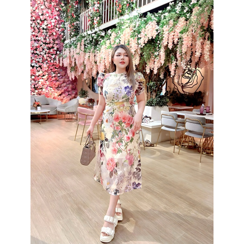 Top Choice เดรสยาวคอสูงแขนตุ๊กตาผ้าชีฟองออแกนดี้ปักลายดอกไม้สวยหรูดูแพงมาก#Maisie Shop