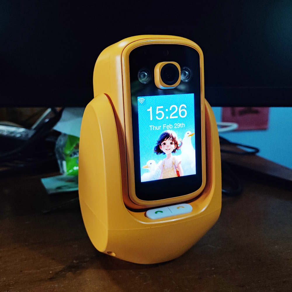 [ ร้านไทย ได้ของเร็ว ] กล้องวงจรปิดในบ้าน โทรออกได้ มีจอแสดงภาพและเสียง Video Calling Smart Camera C20