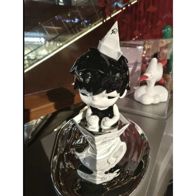 Hirono Unknown Journey limited 200 pcs