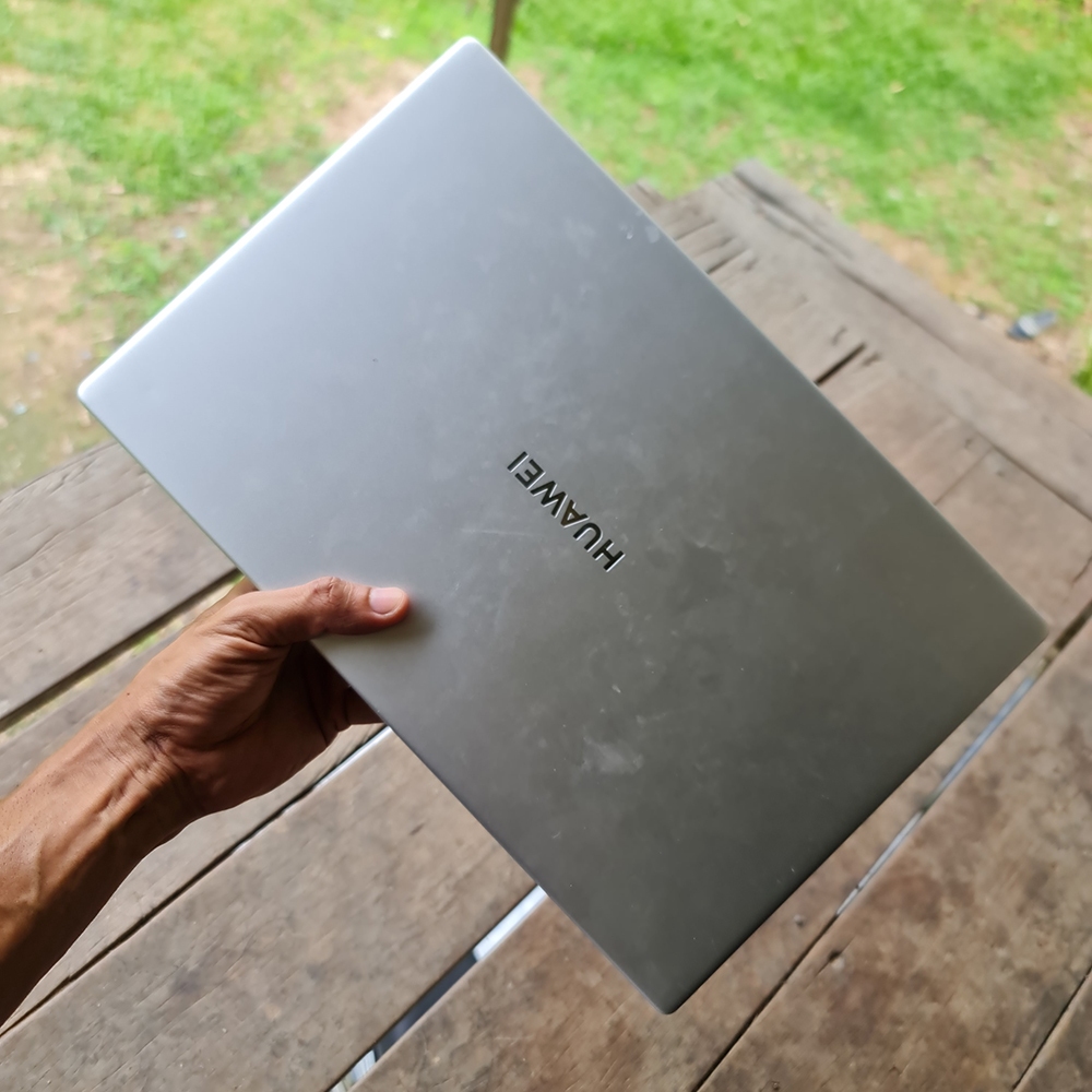 Huawei MateBook D15 (i3-53012LBS) Silver มือสอง มีตัวเครื่องกับที่ชาร์จ