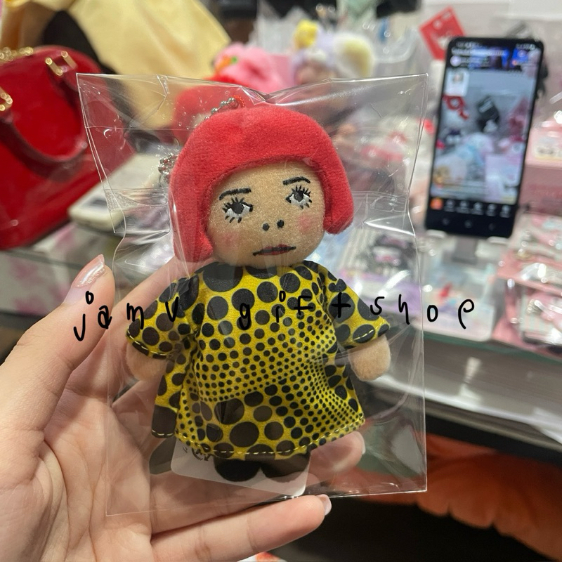 พร้อมส่ง!! พวงกุญแจคุณป้าyayoi kusama ของแท้จากญี่ปุ่น