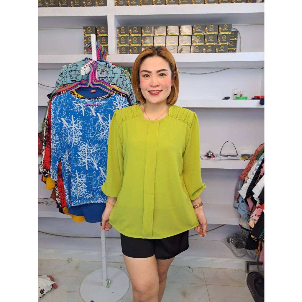 C2///เสื้อคอกลมแขนยาวแต่งขยุ้มไหล่ผ้าชีฟอง ฟรีไซ42-46นิ้ว ยาว27นิ้ว หน้าผ้า46นิ้ว ราคา209บาท