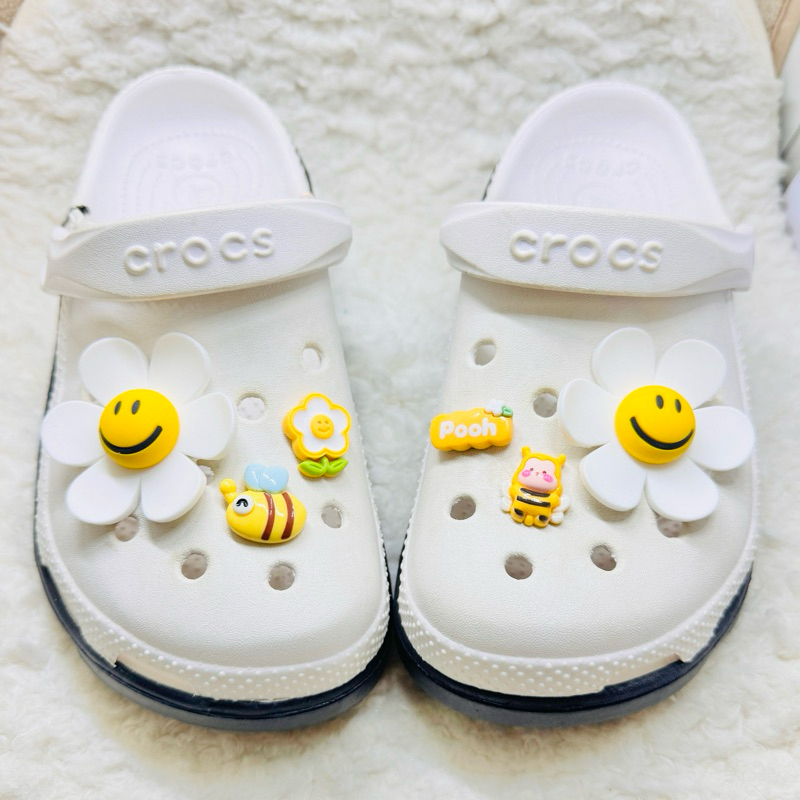 JBWG 🌈✨👠ตัวติดรองเท้ามีรู “ สมาย เดซี่ บี ”  👠🌈shoe Charm  “ Bee Smile Daisy  ” - Wiggle งานShopคุณภาพดี สีสวยคมชัด