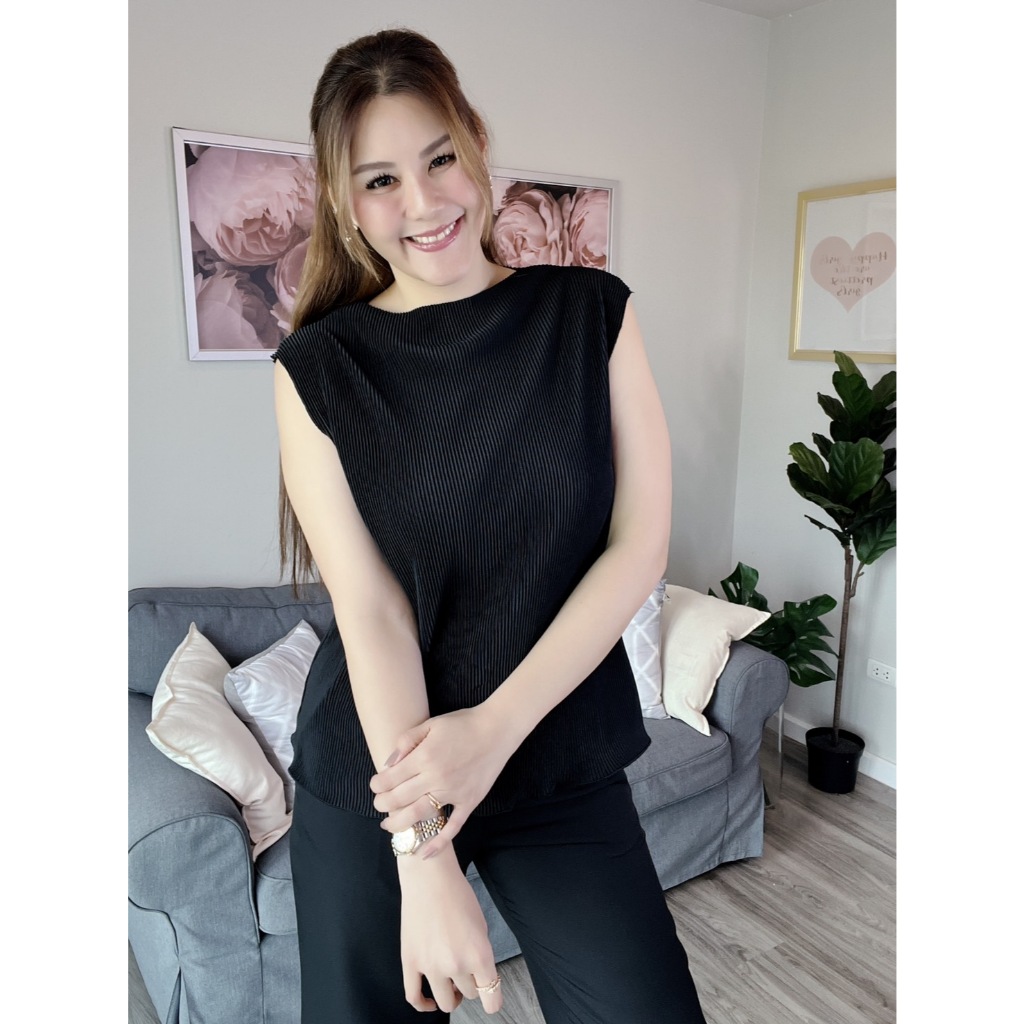 ส171 เสื้อแขนกุดผ้าพลีท(เฉพาะเสื้อเท่านั่น)