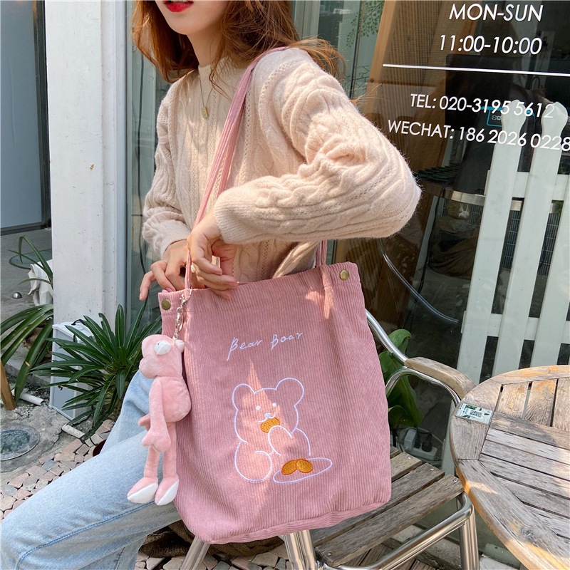 Katoshop พร้อมส่ง Sweetpea กระเป๋าผ้าลูกฟูก สะพายไปเรียน ใส่ไอแพด/หนังสือได้น้า มีให้เลือก 2 สี(ชมพู/ครีม)
