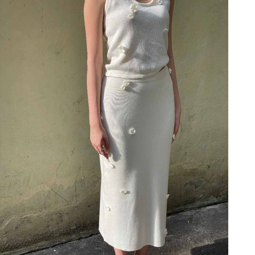 กระโปรงตกแต่งดอกไม้ Rush Official Florette Midi Skirt